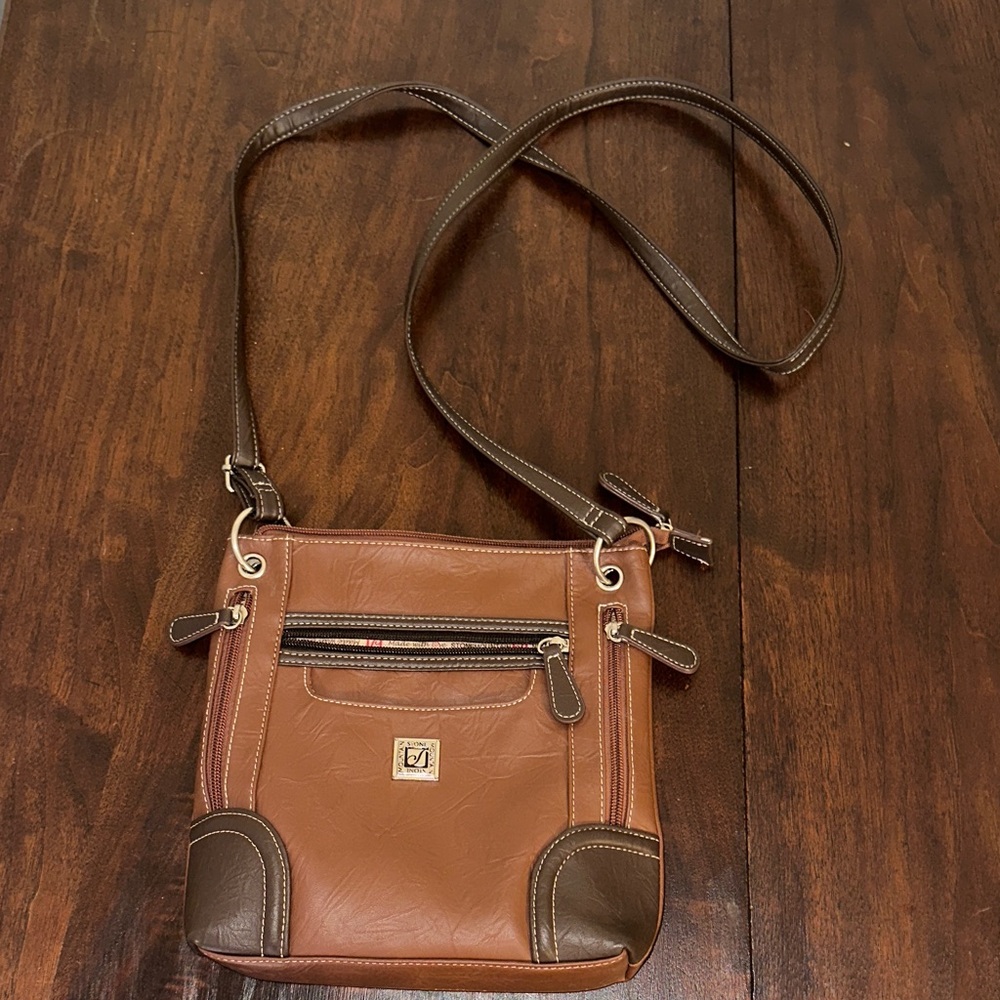 Stone Mountain Accessories Two-Tone Crossbody Bag